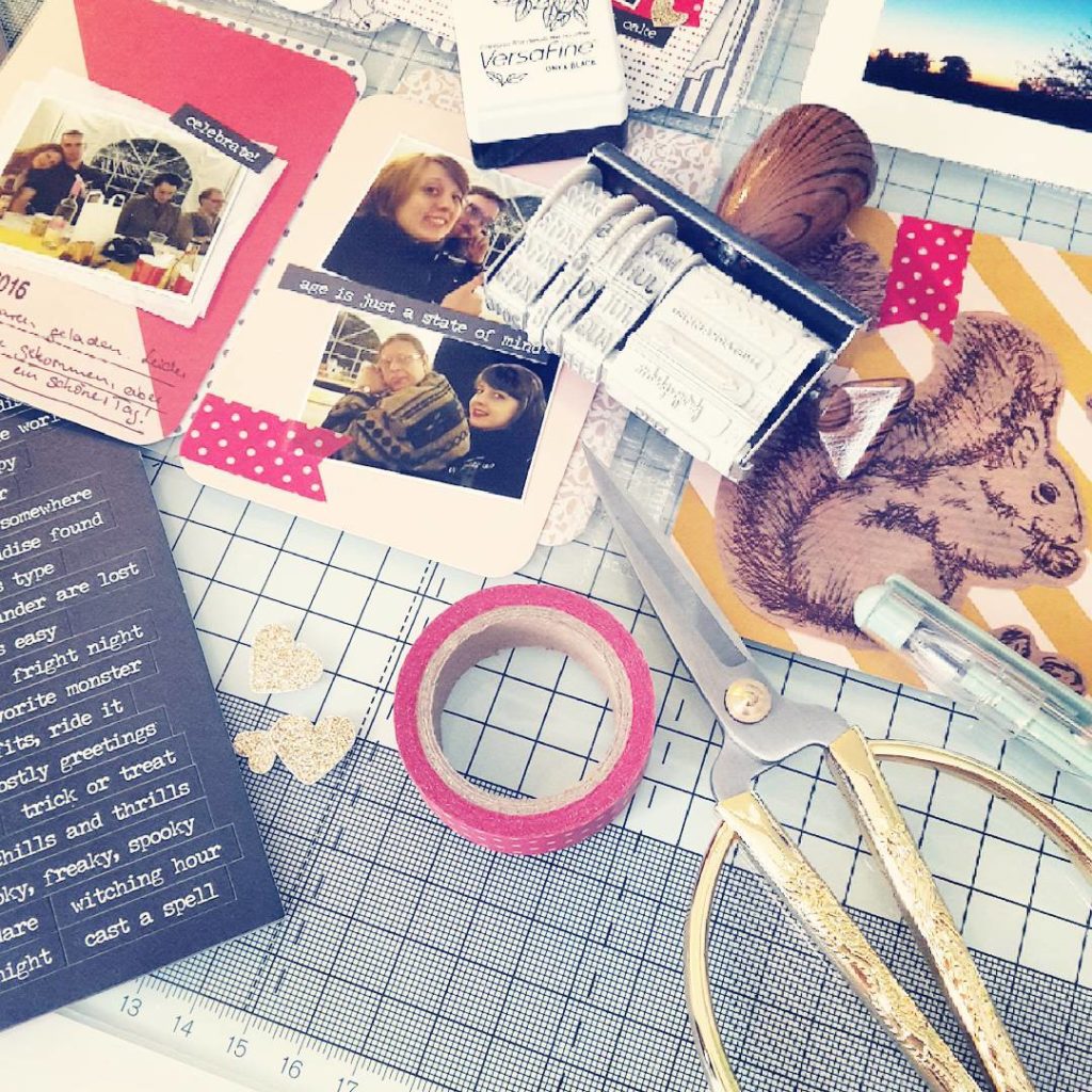 Messy desk - happy head.  Meine Gesundheit ist immer noch nicht okay. Aber ein bisschen werkeln musste dennoch sein. 
Schönen Sonntag wünsch ich euch!