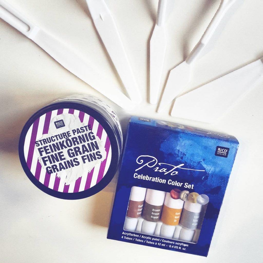 I'm prepared and ready for take off. Mixed Media - I'm coming! .
Die Challenge für die diesjährigen Weihnachtskarten steht! ✉