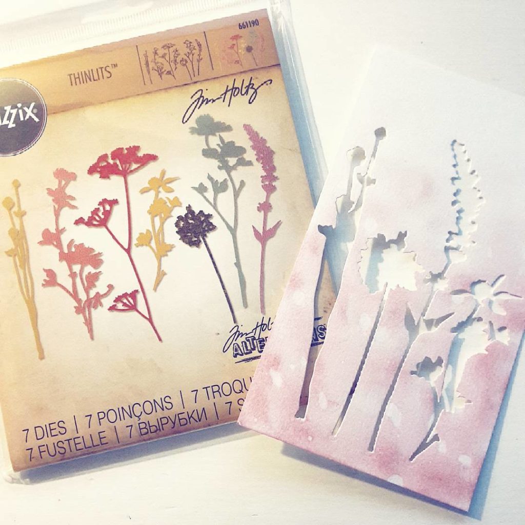 Sometimes leftovers are beautiful, too. 

Das hier ist von der jüngsten Kartenbauaktion übrig geblieben. Dabei habe ich zum einen das grandiose Karten-Kit von @danipeuss benutzt und zum anderen meine wunderschönen neuen thinlits von tim holtz eingeweiht