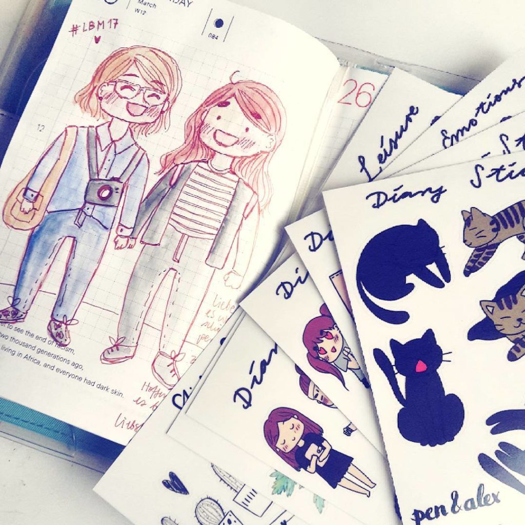 Aren't we cute or what? Thank you so much @dummesmaedchen - it was an awesome day!  .

Am Buchmesse-Samstag hab ich die zauberhafte Alex getroffen. Wir sind über die Messe geschlendert und haben uns zum Abschluss im Hobonichi der jeweils anderen verewigt. Und sie hat so einen süßen Stil!!!