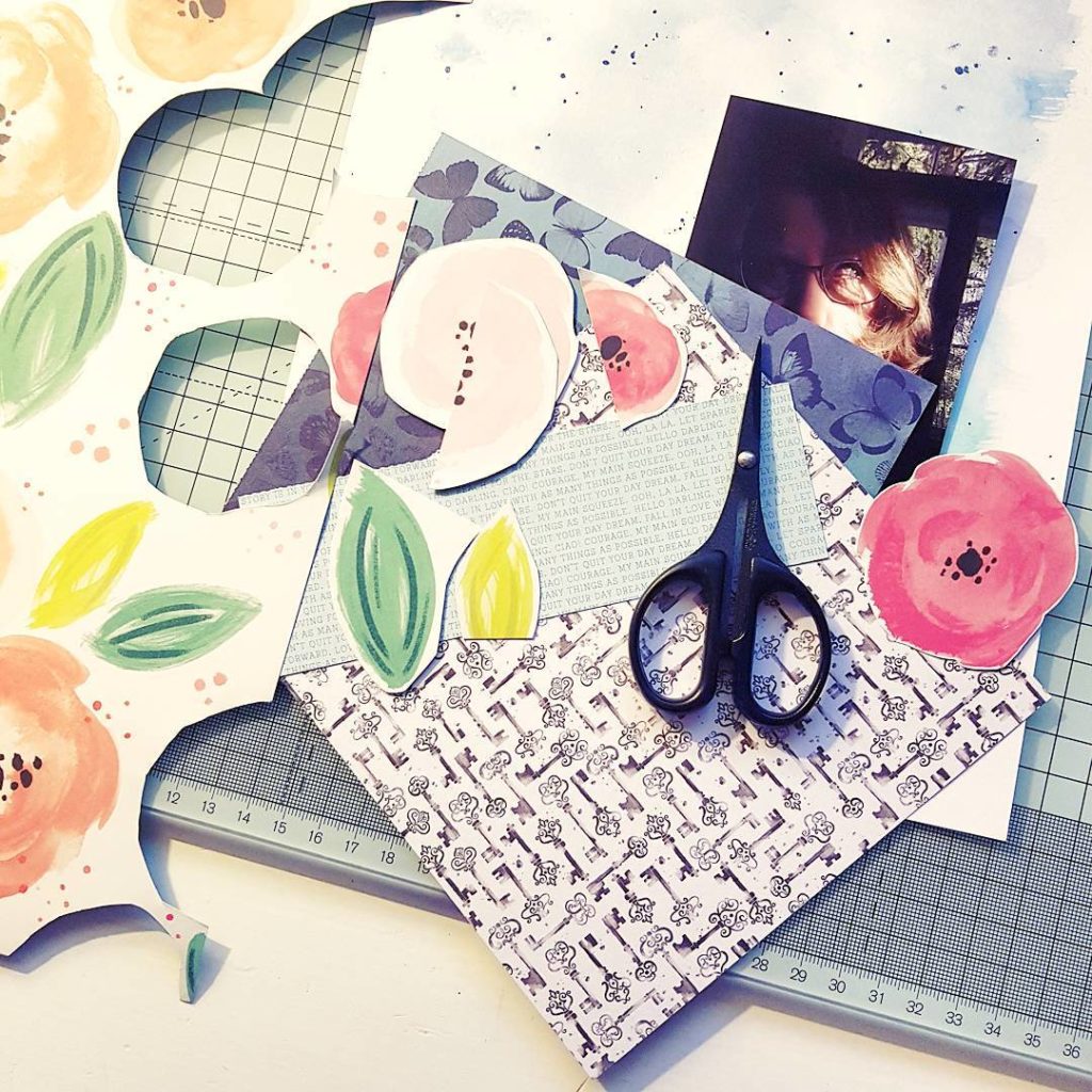 The evolution of fuzzy cutting out flowers. .

Genau das richtige Abendprogramm gestern, während der ESC lief ^^