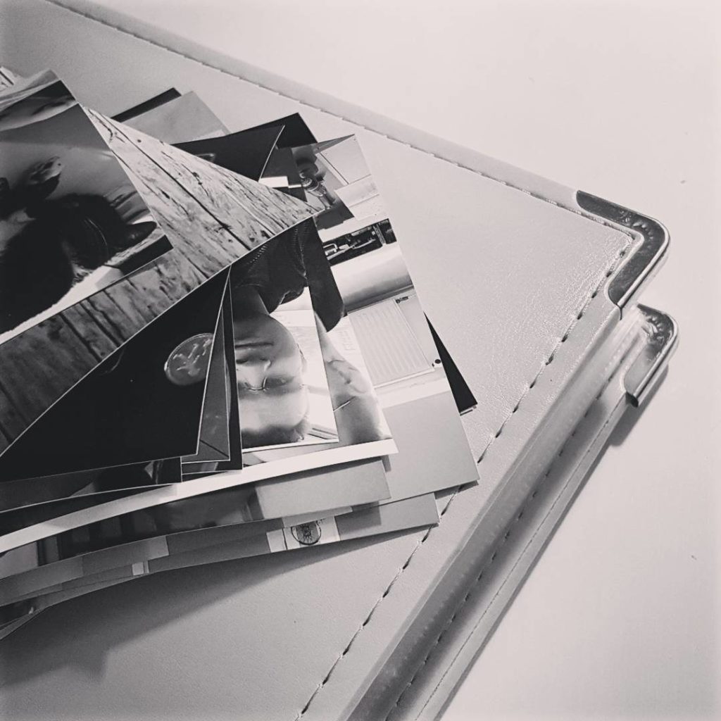 Preparing the project life album with fresh printed photos of may 2017!