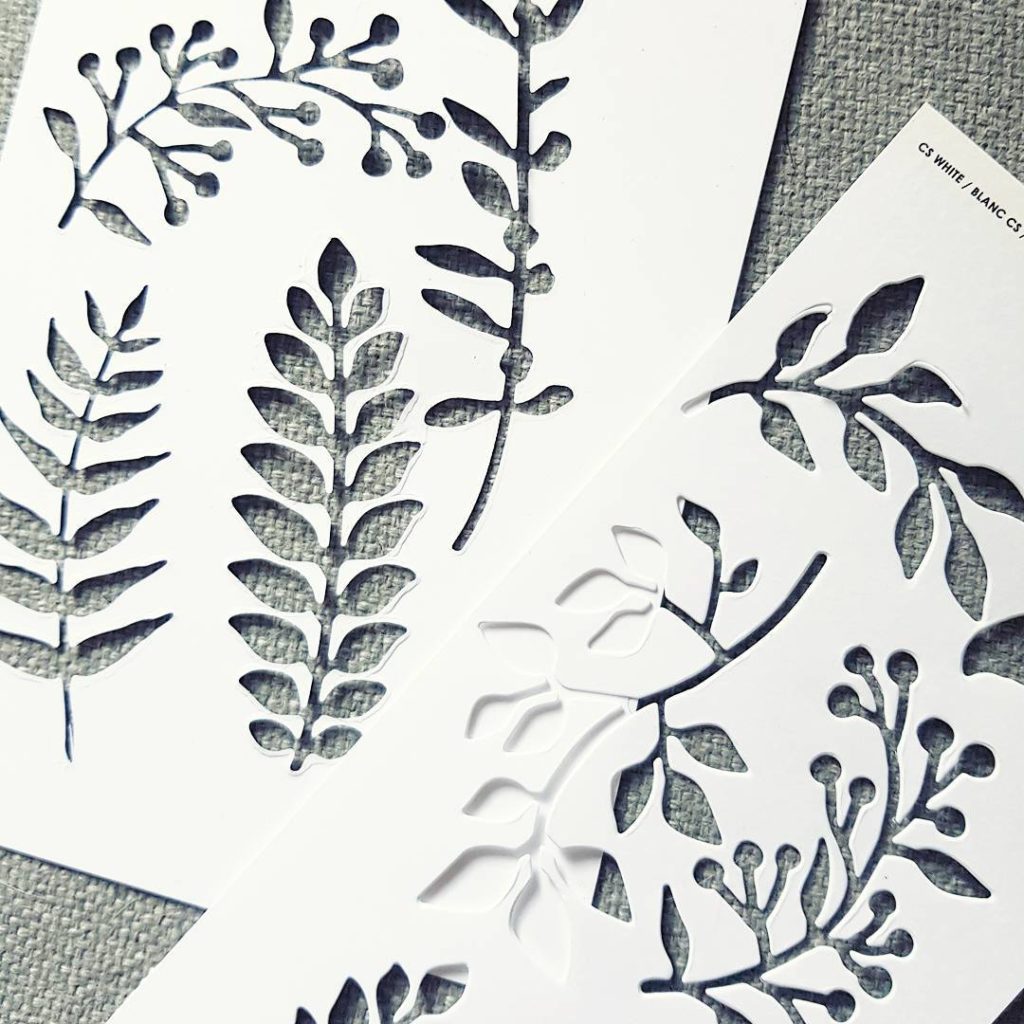 Yesterday I've produced some really nice scraps. Now I'm thinking about what to do with them... ❤

Wenn die Reste fast schöner als das eigentliche Projekt sind... (aber nur fast ^^)