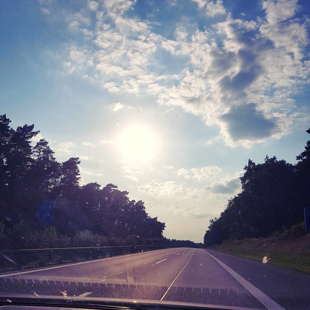 Hello empty streets. Hello sunshine. Hello vacation. 

#car #roadtrip #sunset #sunshine #bluesky #holidays #vacation #urlaub #abindenurlaub #leereautobahn #läuft