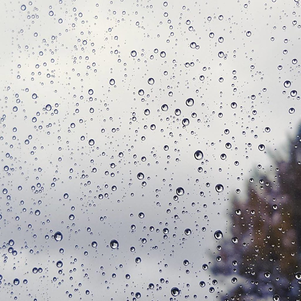 Today's mood. Rainy - grey - unmotivated. ☔ #rain #rainclouds #rainyday #raindrops #weather #büroaussicht #mimimittwoch #regenwetter #keinejackedabei #läuft