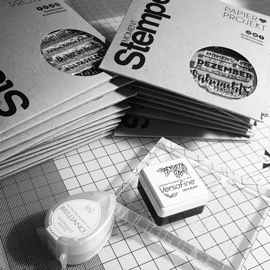 I'm obviously a real @papierprojekt fan girl ❤ Already 20 clearstamp sets! Wow - that escalated quickly  .

#scrapbook #scrapbooking #memorykeeping #stamping #stempeln #clearstamps #paper #paperlove #crafting #diy #papierprojekt #momentstempel #material #ilovemystamps #shouldusethemmore #thatescalatedquickly #hoarder #nenntmichhamster
